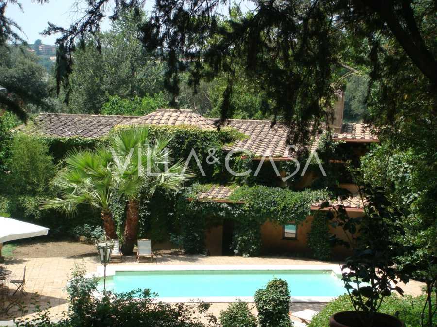 Historisk villa til leje i en prestigefyldt residens i Rom.