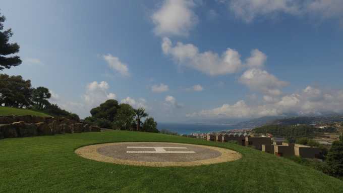 Villa med helikopterlandingsplads i Bordighera