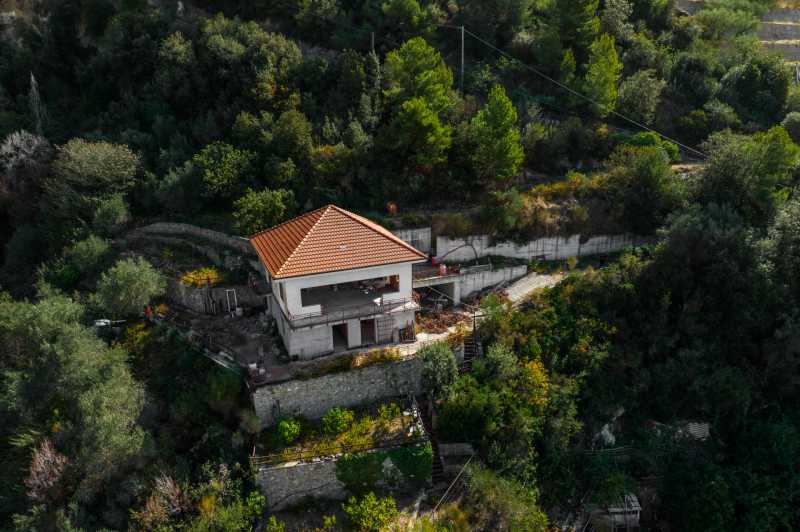 Bygger af en villa på 300 kvadratmeter i byen Ventimiglia.