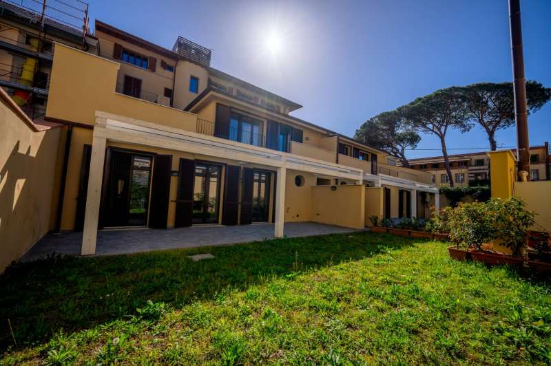 Byhus i to etager i Montecatini Terme