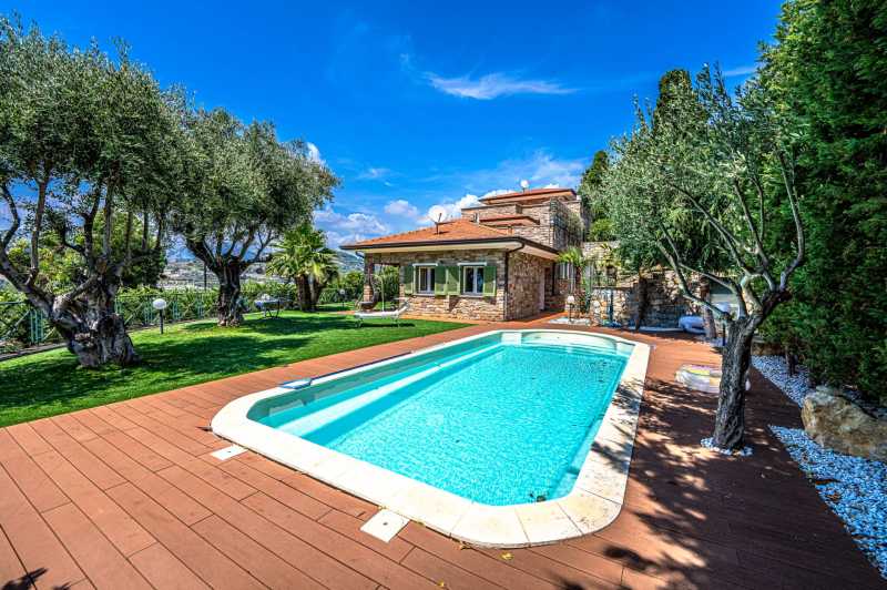 Villa til salg i Bordighera