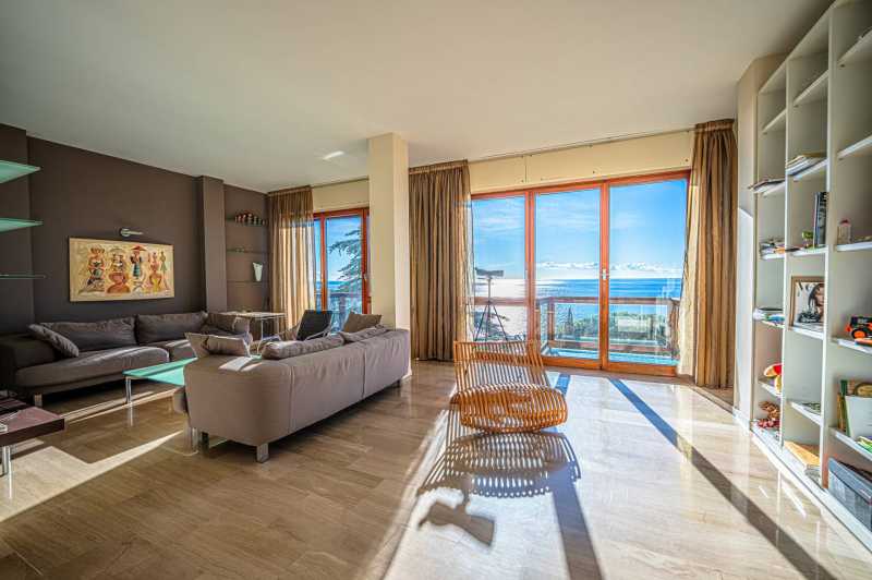 Lejlighed med havudsigt i Sanremo