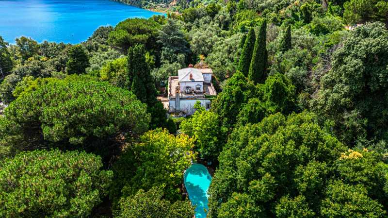 Eksklusiv villa ved Albano-søen i Castel Gandolfo