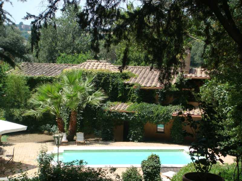 Historisk villa til leje i en prestigefyldt residens i Rom.