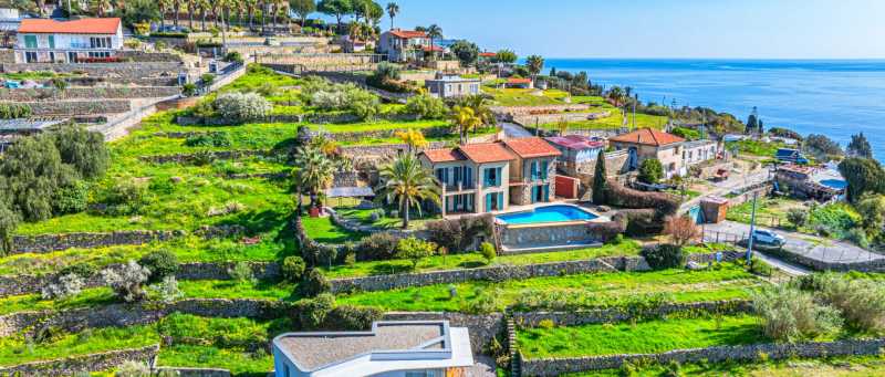 Til salg: Hus ved havet i Bordighera.