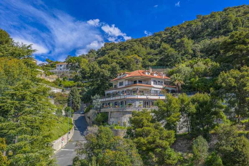 Luksuslejligheder til salg i Bordighera