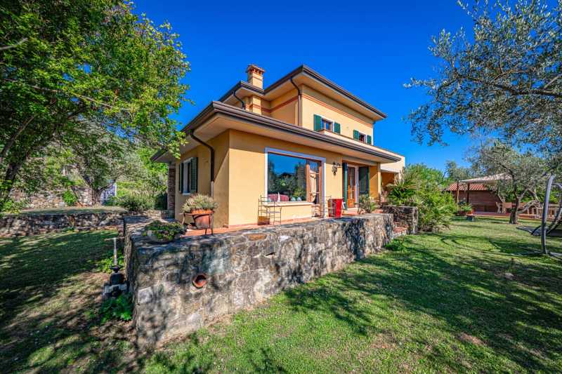 Villa i Carrara til salg