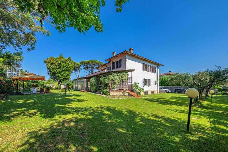 Premium villa til salg i Marina di Carrara
