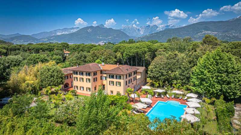 Til salg fantastisk hotel-villa ved Toscanas kyst
