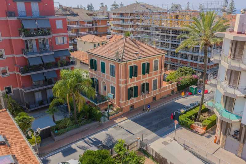 Villa i centrum af Bordighera til salg