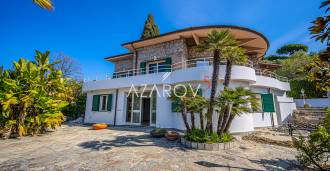 Villa i Bordighera med udsigt over Monaco og havet