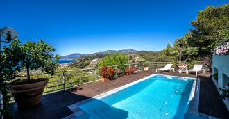 Villa med panoramaudsigt over Monaco i Bordighera.