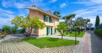 Langtidsleje af villa i San Remo