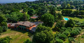 Villa med historie og swimmingpool i Grottaferrata