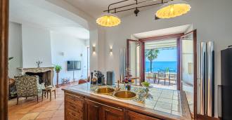 Historisk eksklusiv villa ved havet i Santa Marinella, Rom.