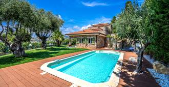 Jeg lejer et hus i Bordighera.
