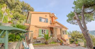 Villa med havudsigt i Bordighera
