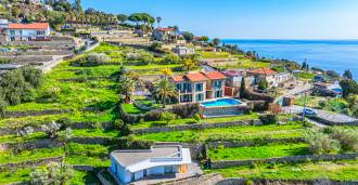 Til salg: Hus ved havet i Bordighera.