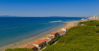 Ejendom ved første række til stranden i Follonica