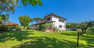 Premium villa til salg i Marina di Carrara