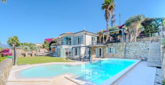 Villa Monet med swimmingpool og fantastisk havudsigt i Bordighera