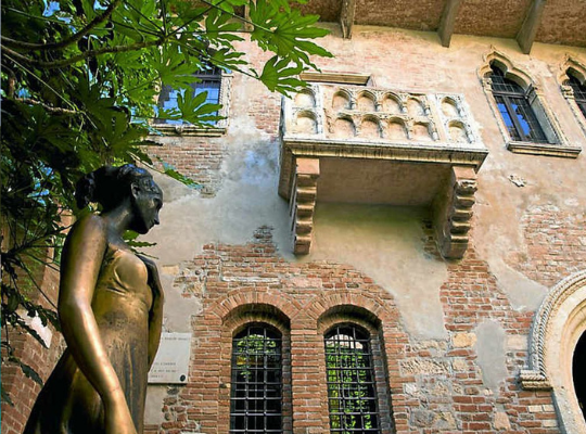 Julies altan i Verona, Italien